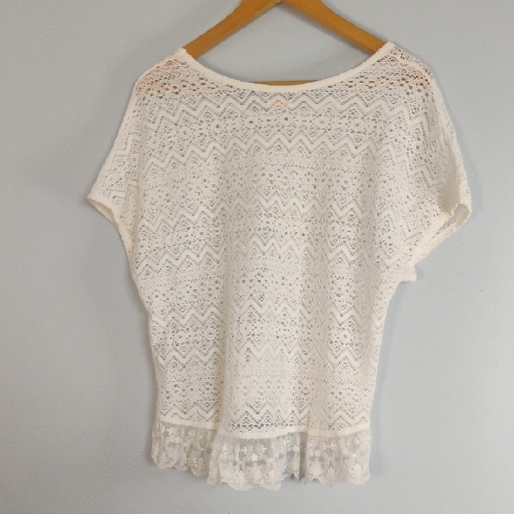 Hollister Cream Short Sleeve Knit Cotton Blend Ruffled Hem Blouse Size S-Casual - Picture 8 of 8